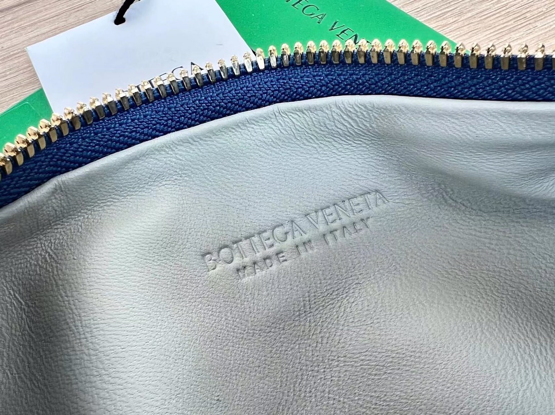 Bottega Veneta Jodie Hobo-23x28x8CM