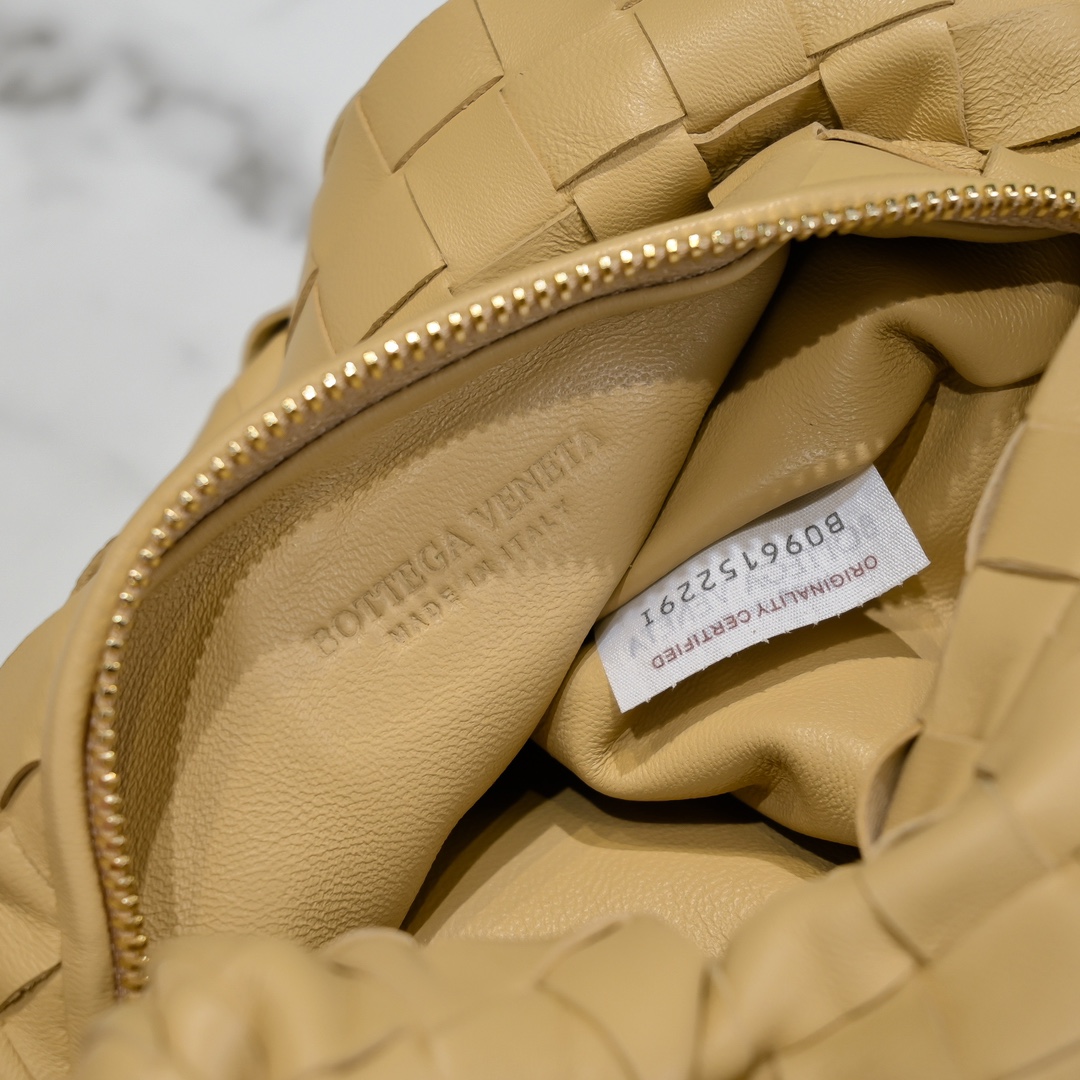 Bottega Veneta Jodie Hobo-23x28x8CM