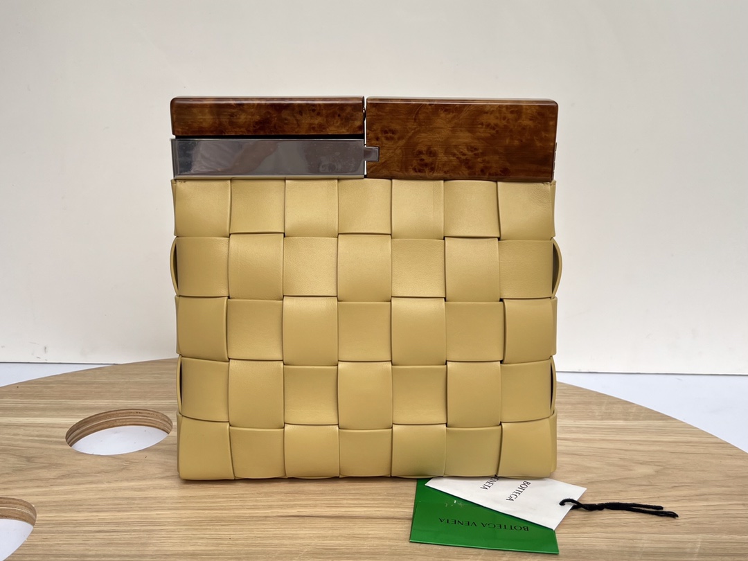 Bottega Nappa Pouch-28*26*5CM