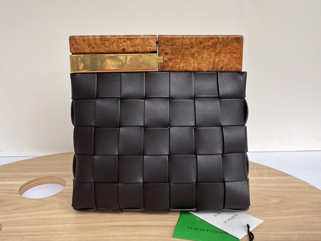 Bottega Nappa Pouch-28*26*5CM