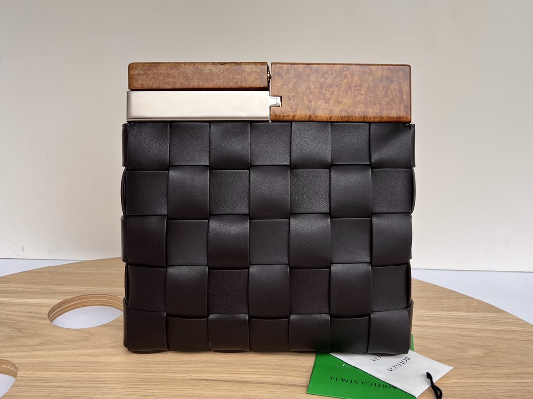 Bottega Nappa Pouch-28*26*5CM