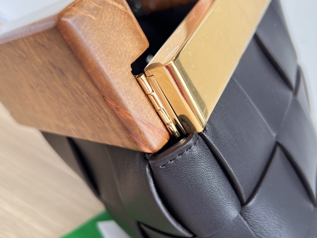 Bottega Nappa Pouch-28*26*5CM