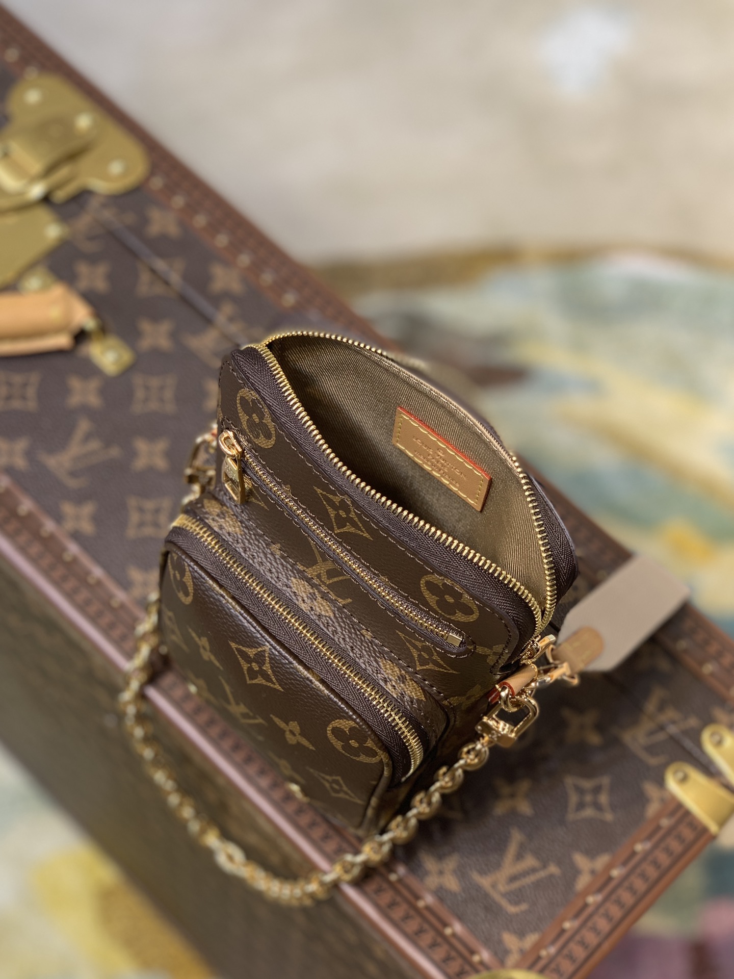 Louis Vuitton Utility Phone Pocket – 16*19*6CM