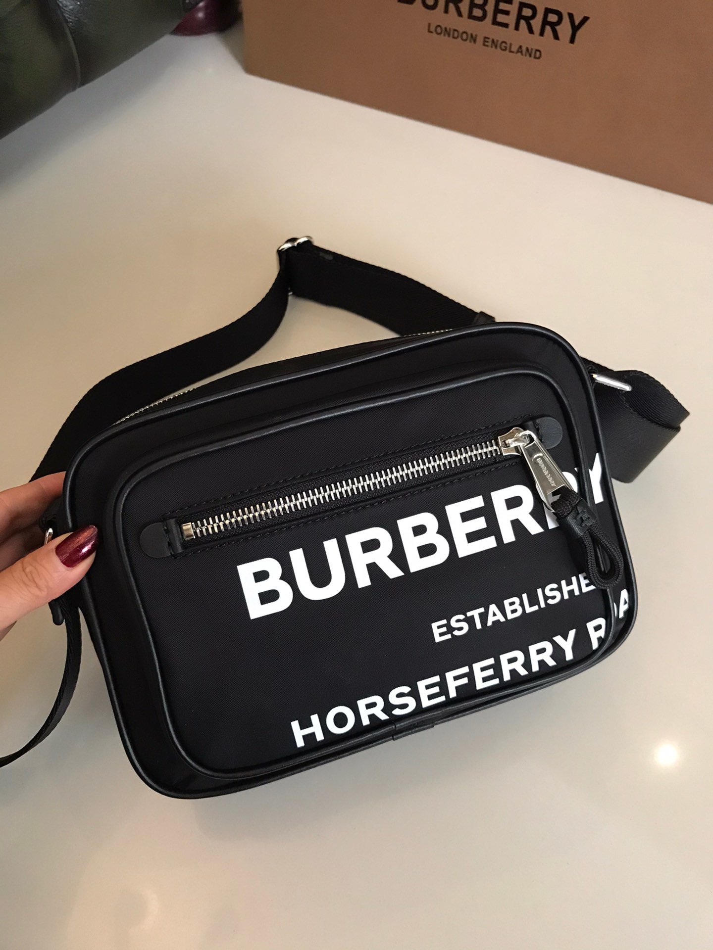 Burberry Crossbody Handbag-22*16*7CM