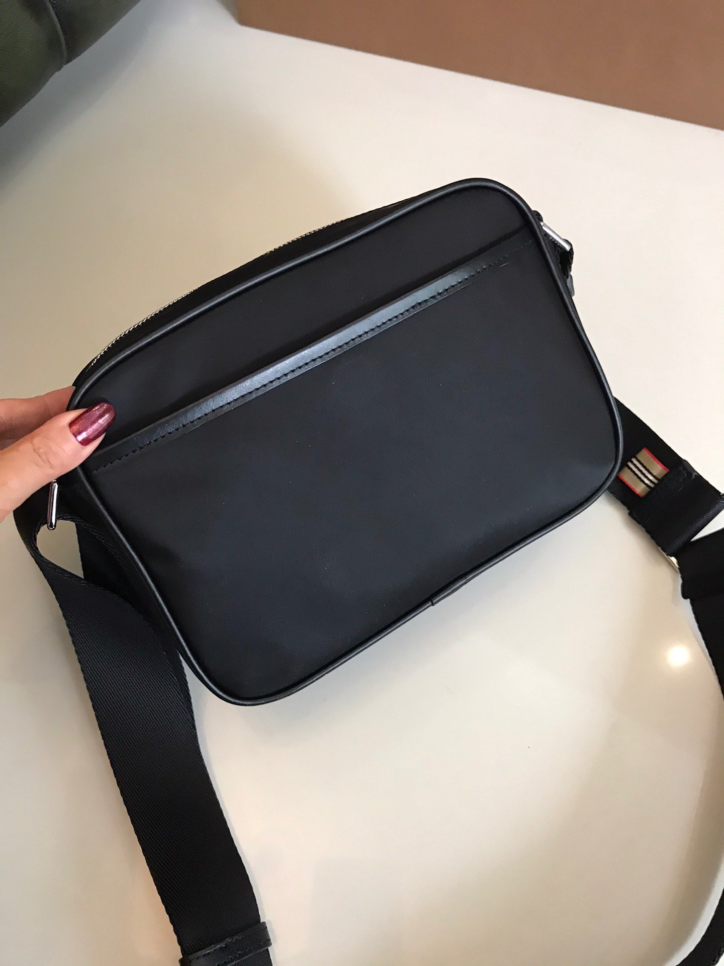 Burberry Crossbody Handbag-22*16*7CM