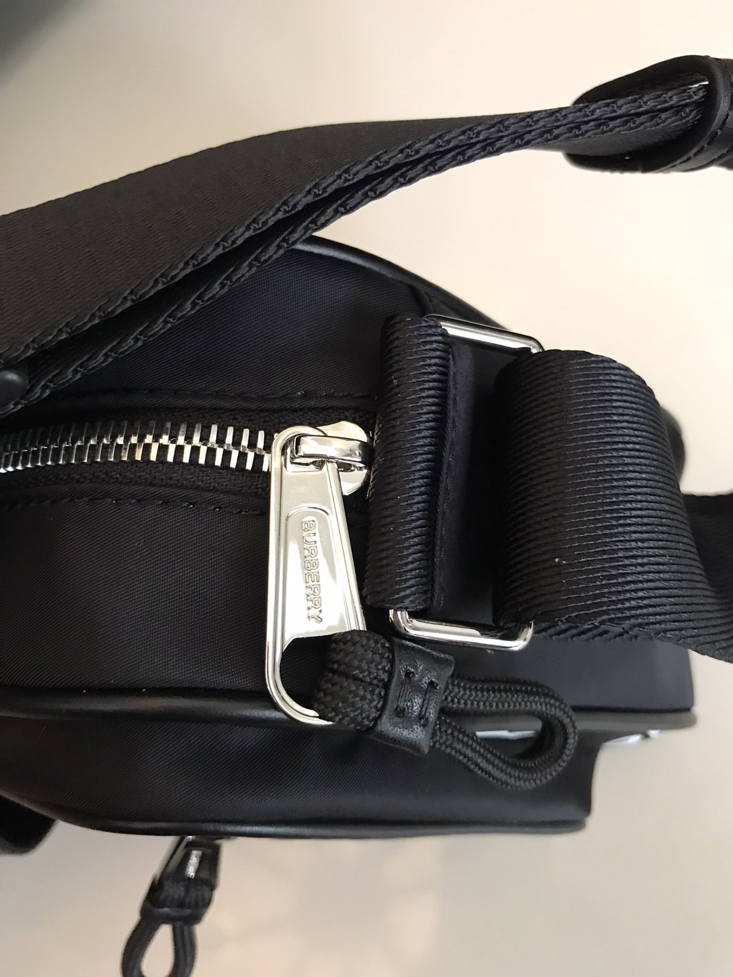 Burberry Crossbody Handbag-22*16*7CM
