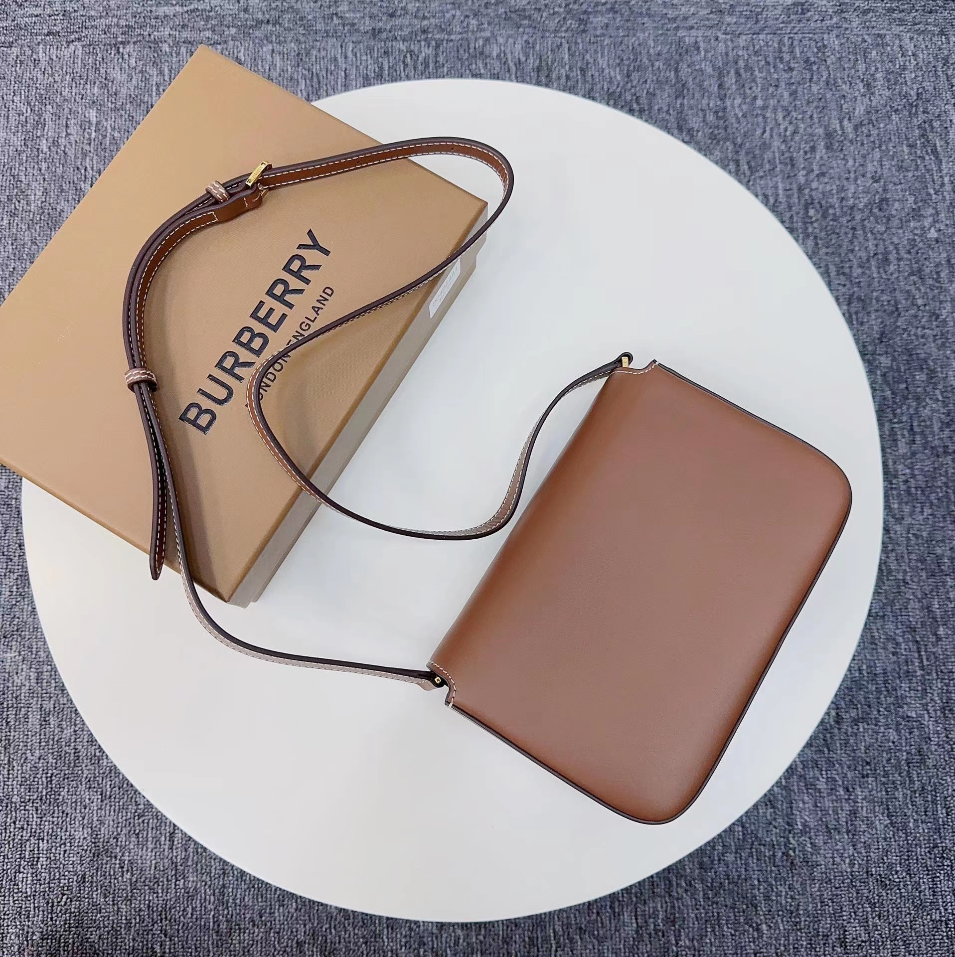 Burberry Crossbody Bag-19.5*7*16CM
