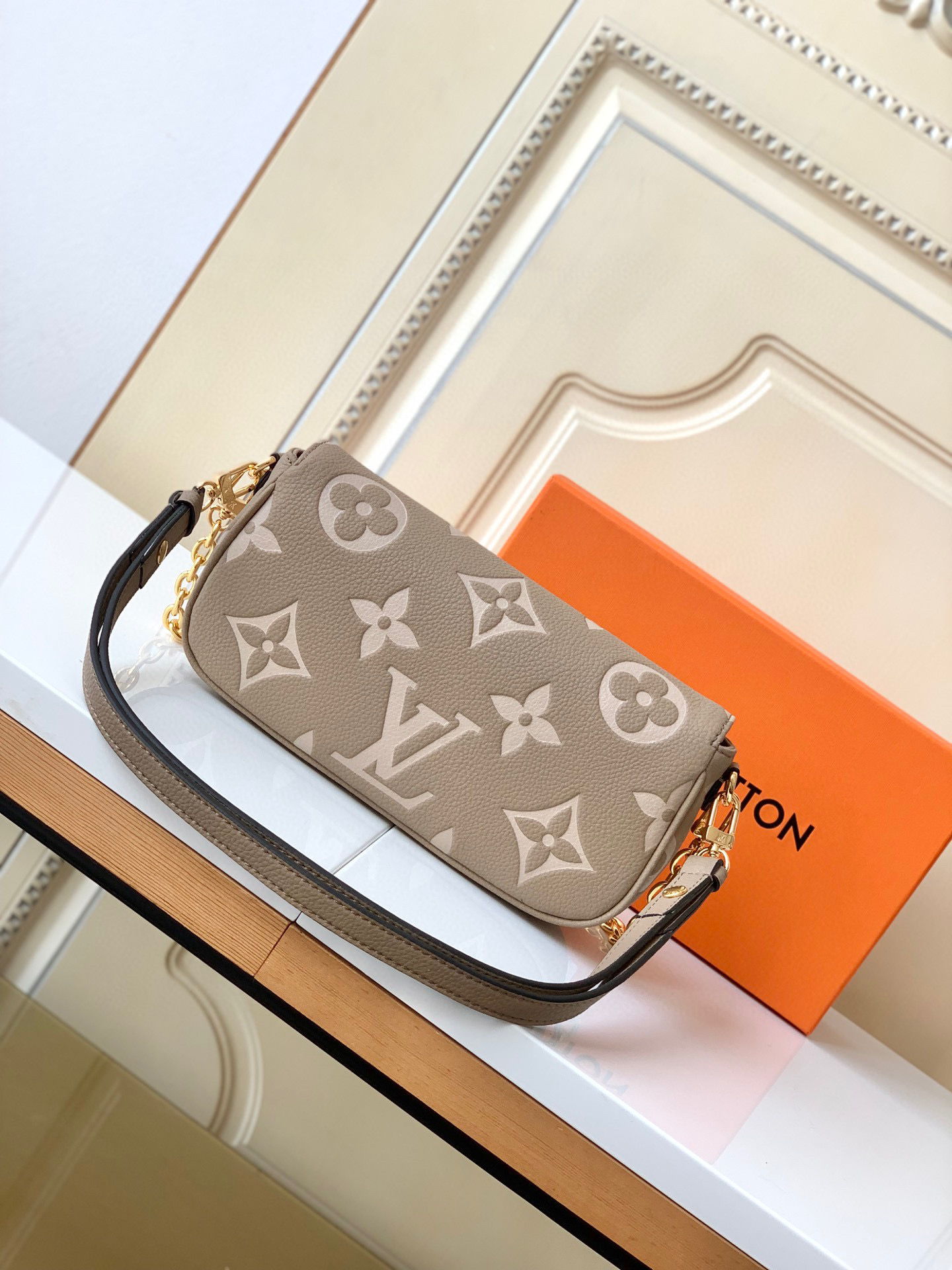 Louis Vuitton Wallet on Chain Ivy-23.5 x 12.0 x 4.3 CM