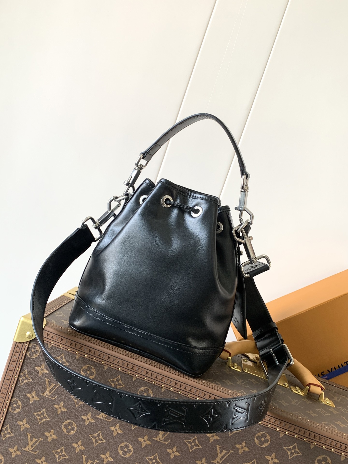 Louis Vuitton Noé Cargo-M13985-24 x 16 x 22CM Louis Vuitton Noé Cargo-M13985-24 x 16 x 22CM