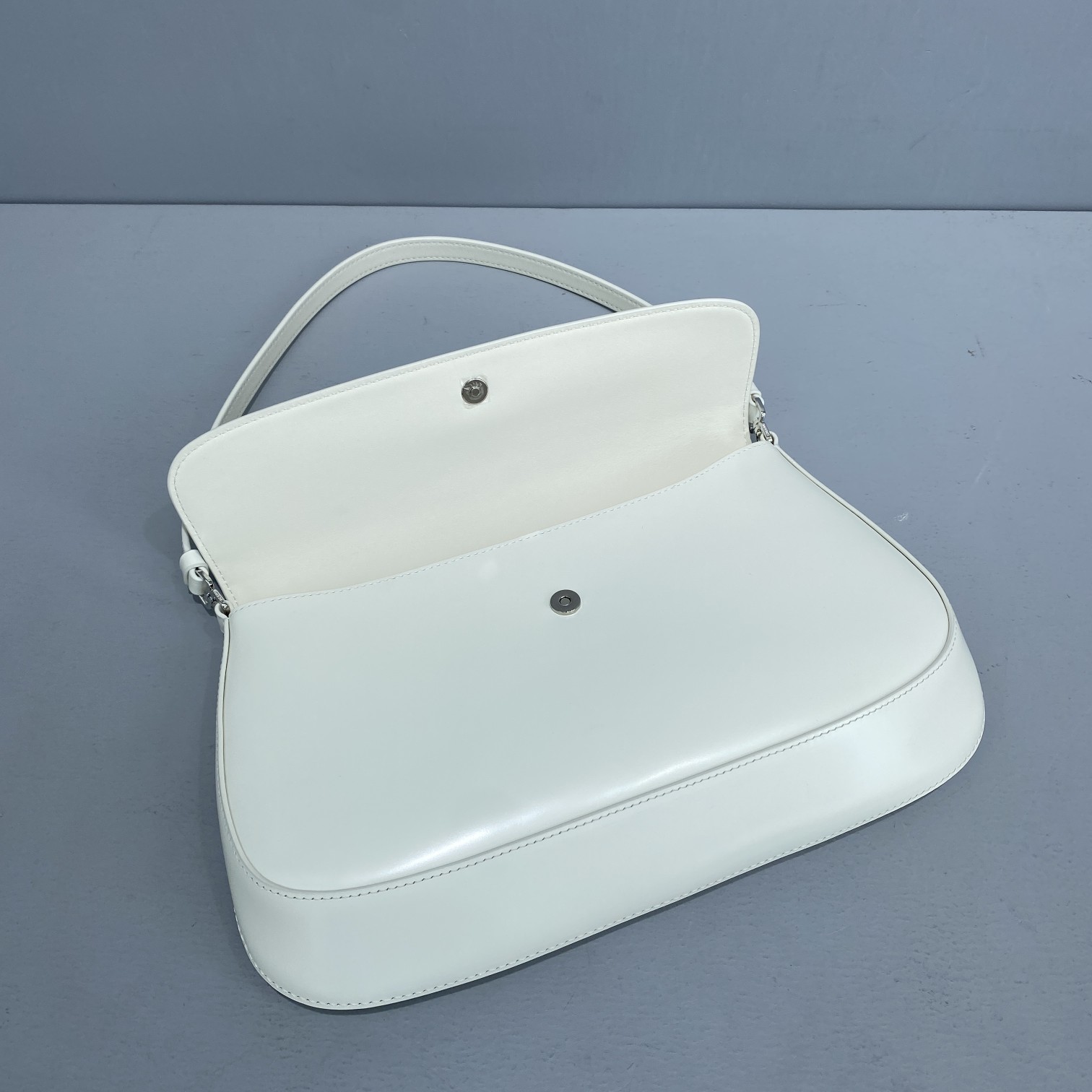 Prada Cleo Handbags-Patent Leather-30X18.5X4CM Prada Cleo Handbags-Patent Leather-30X18.5X4CM