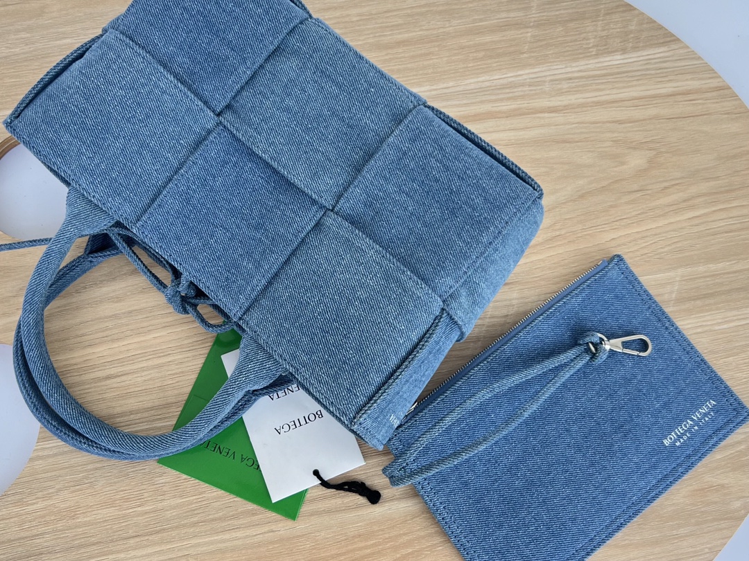 Bottega Arco Tote-25x16x8CM
