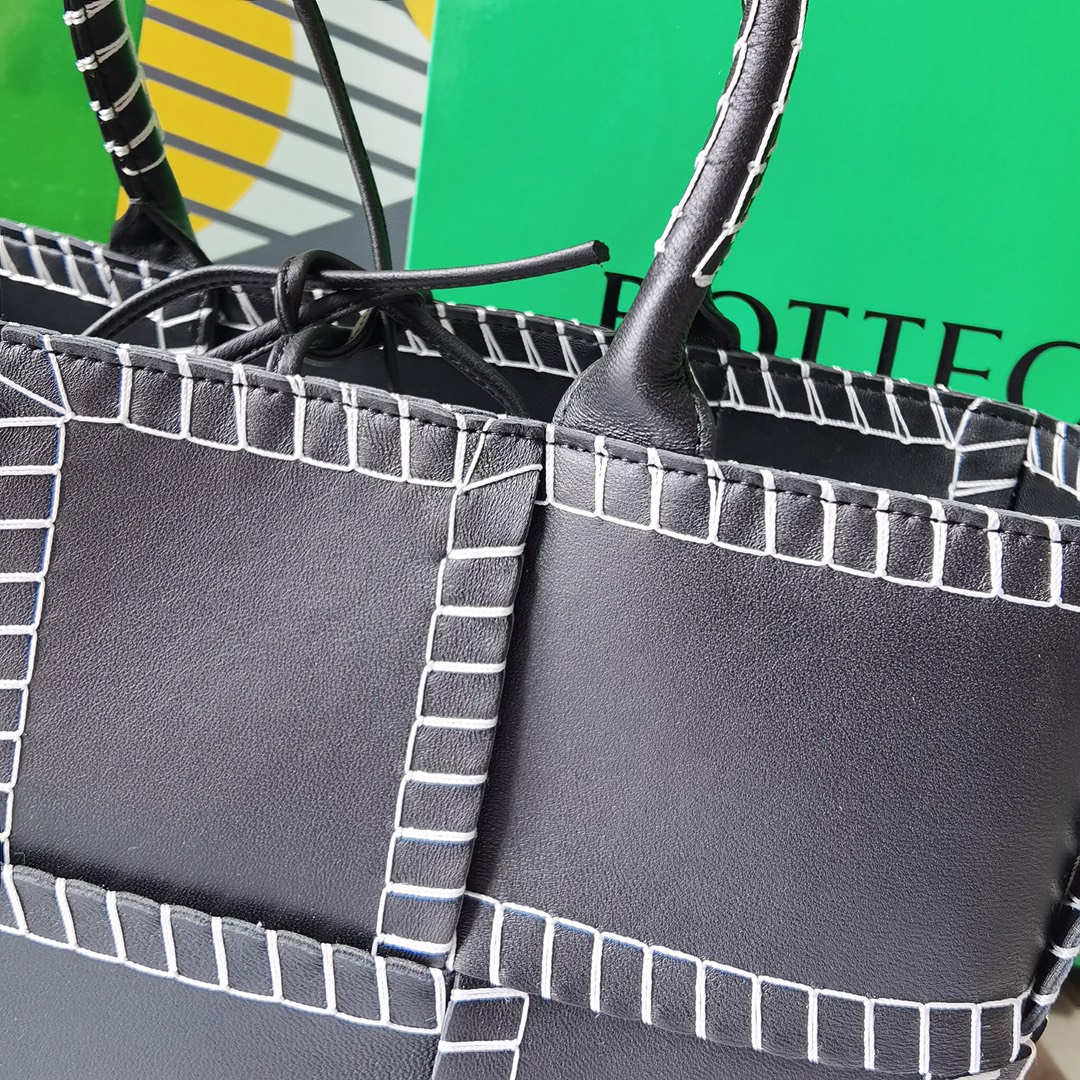 Bottega Arco Tote-30x20x11.5CM