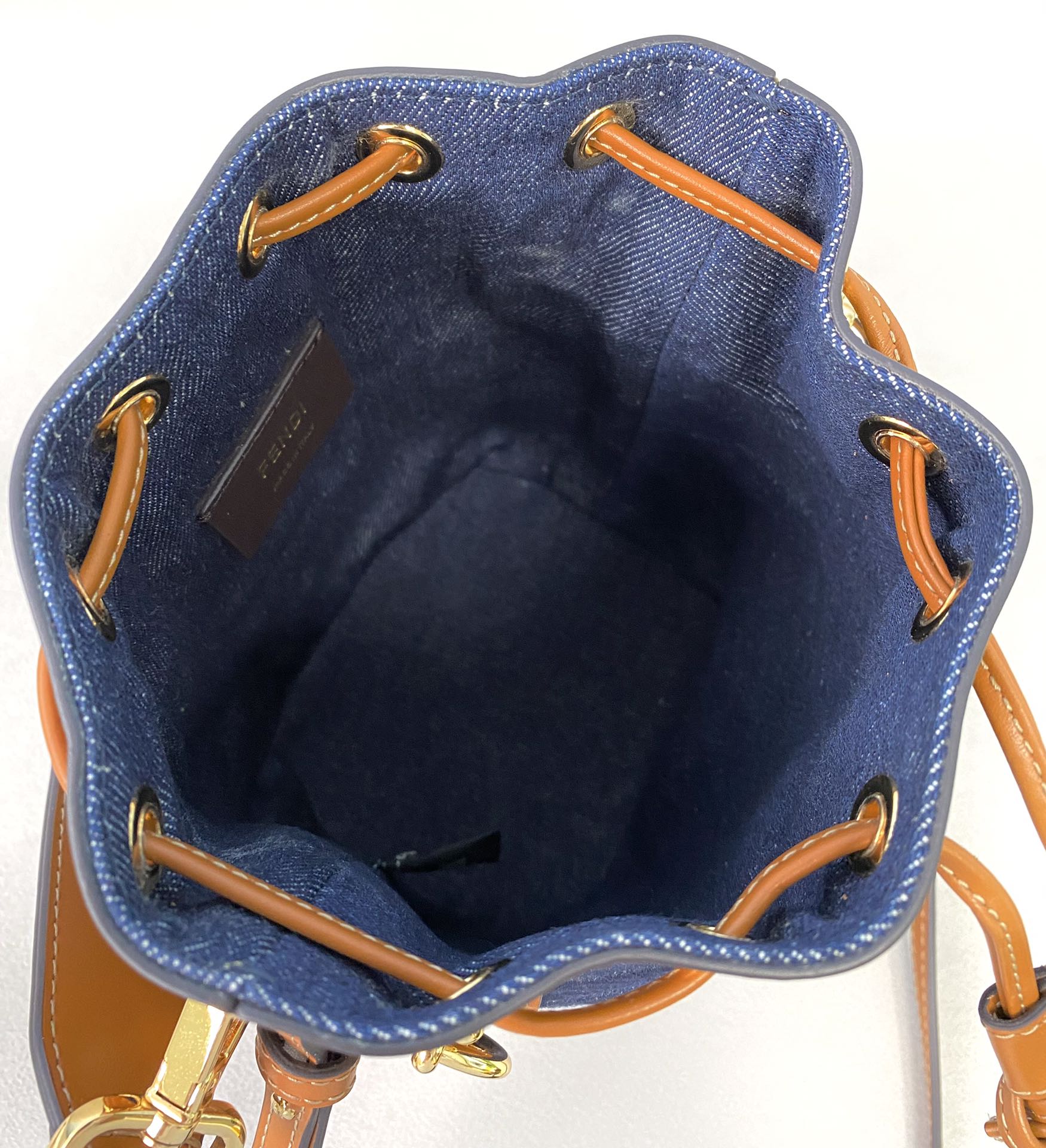 Fendi Mini Mon Tresor Bag -12x18x10CM
