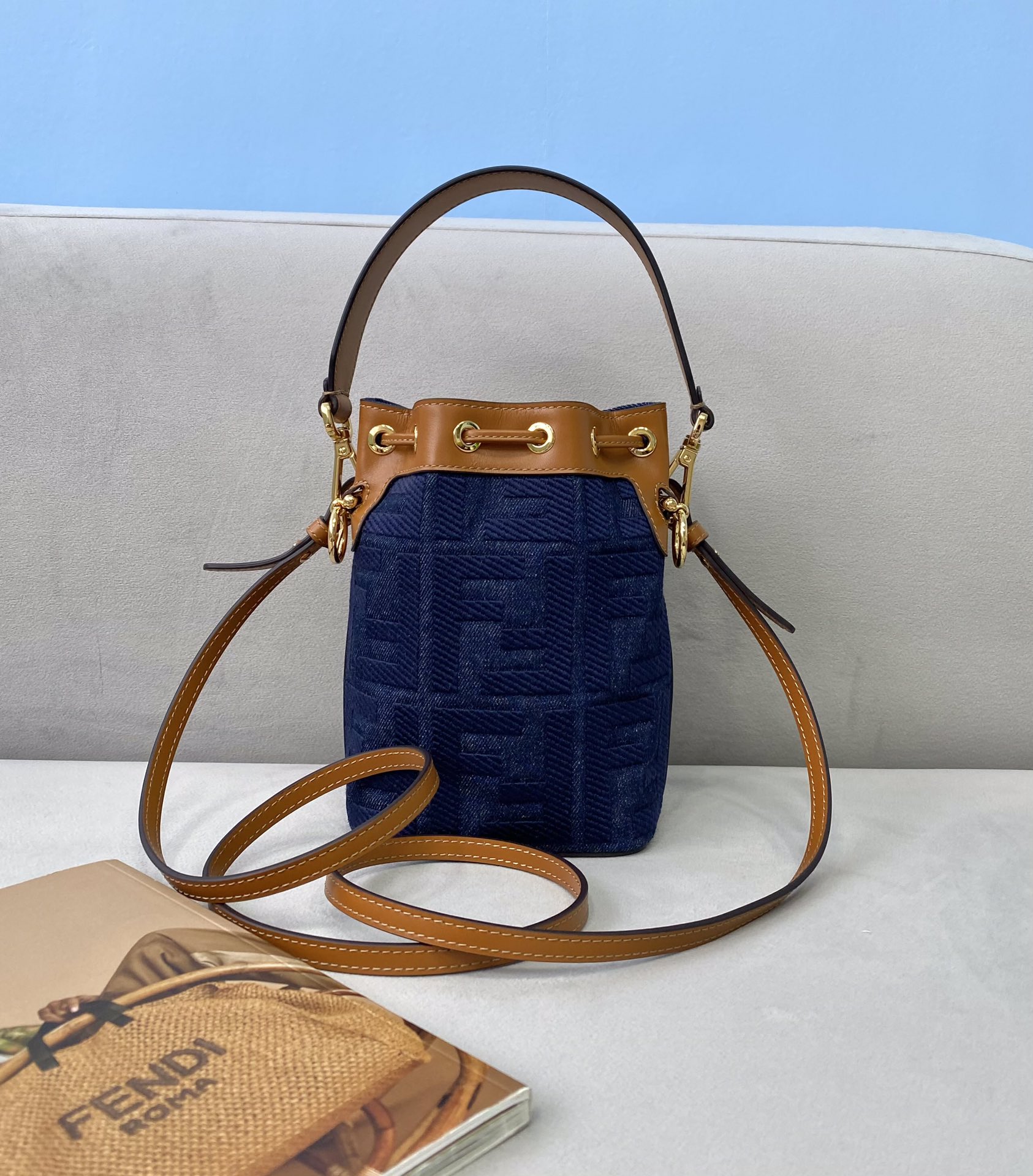 Fendi Mini Mon Tresor Bag -12x18x10CM