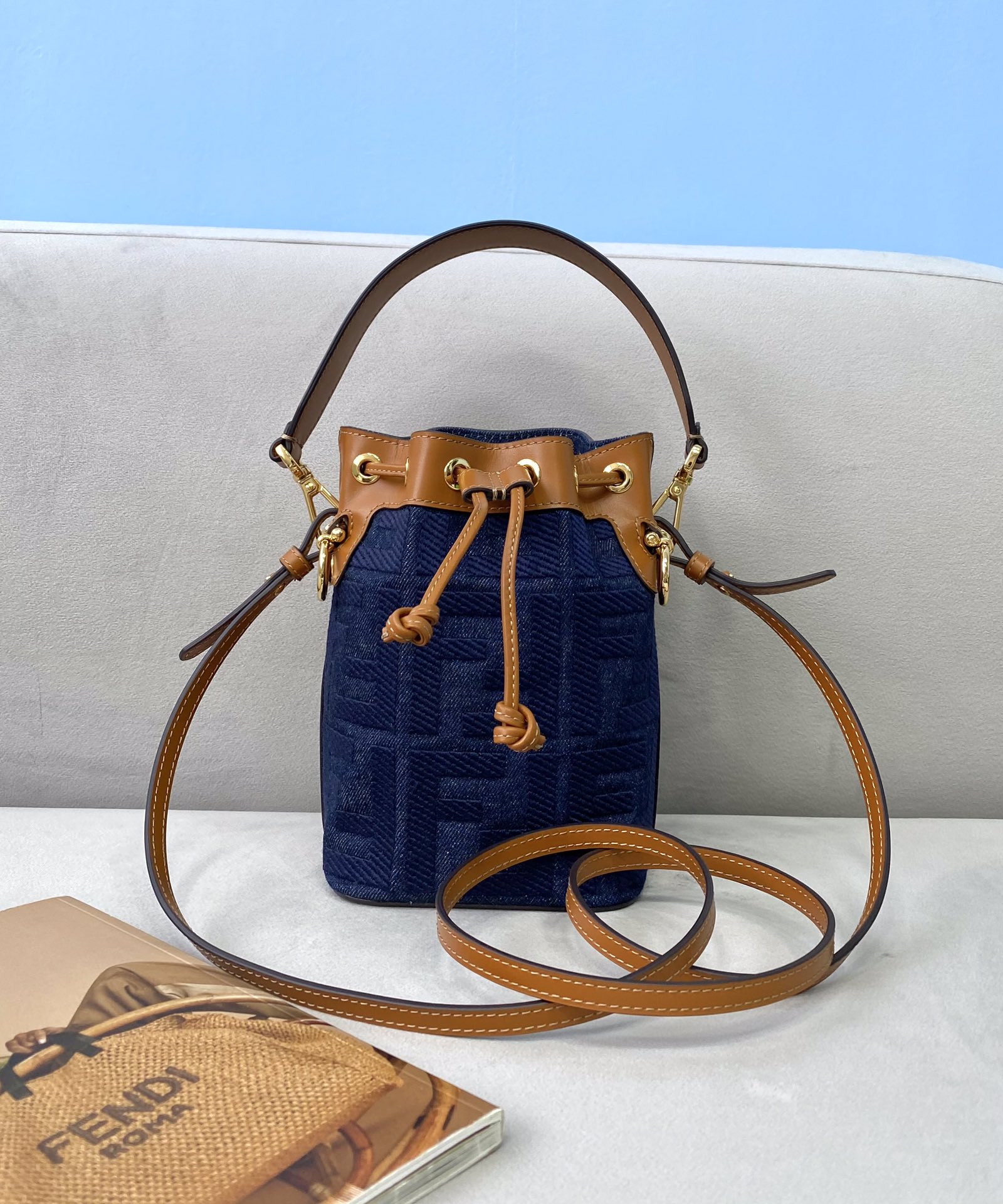 Fendi Mini Mon Tresor Bag -12x18x10CM