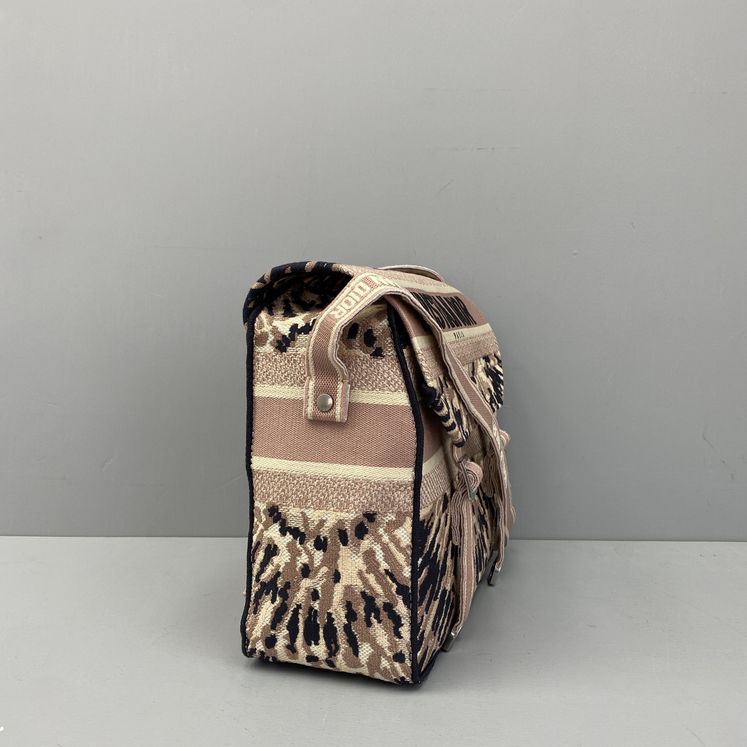 Diro Oblique Messenger Bag-27x28x11CM