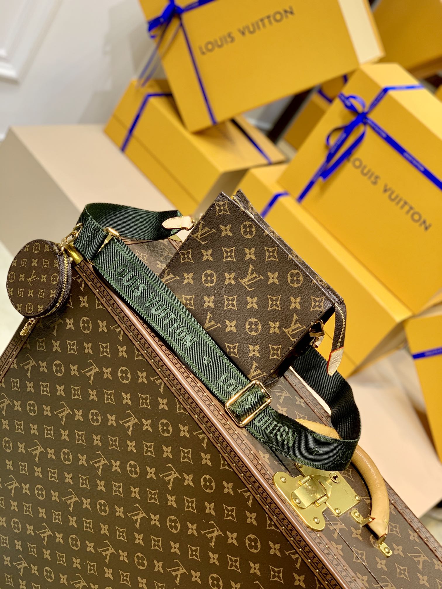 Louis Vuitton M47546 Toiletry Handbags- 26-19.0×15.0x6CM