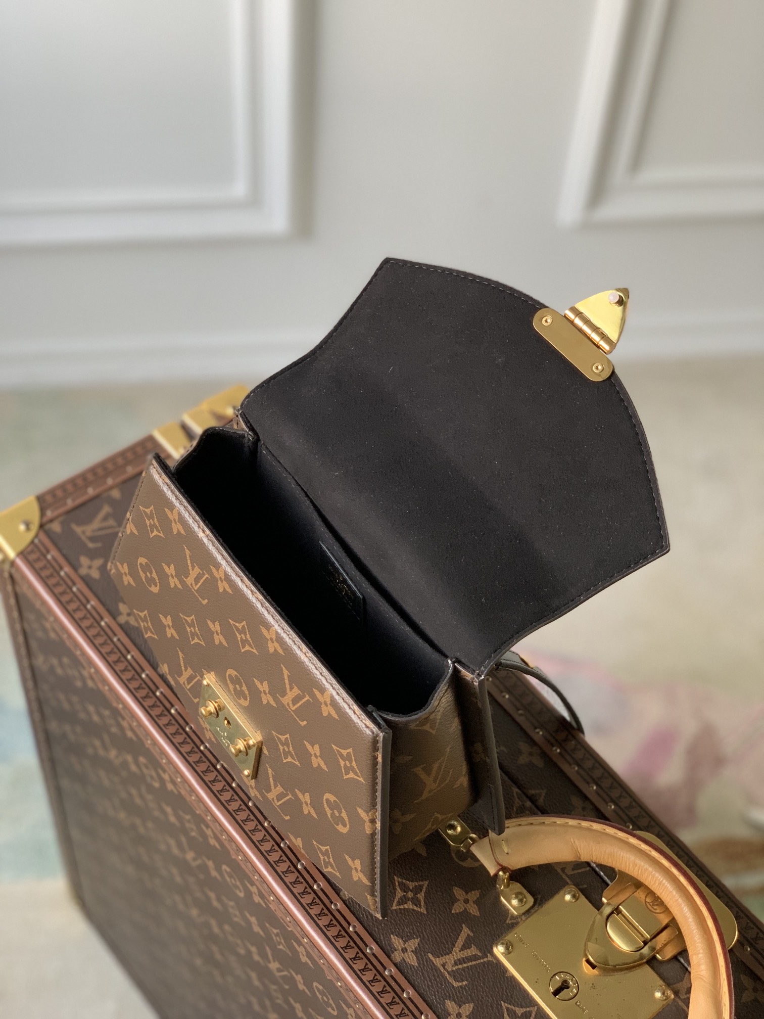 Louis Vuitton Vintage Bag-M46548-23.5*16.5*8CM