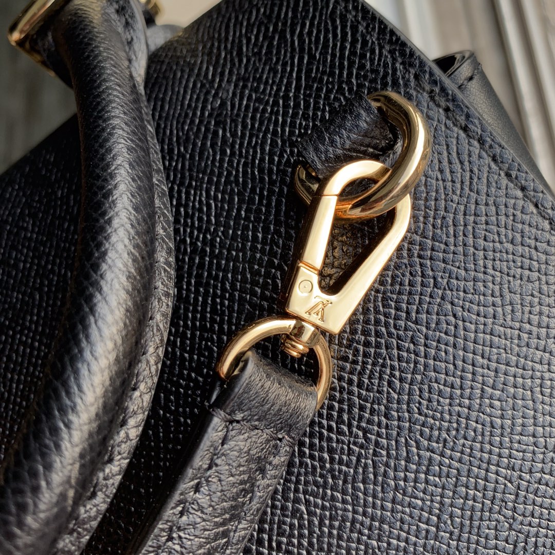 Louis Vuitton Arch Handbags-22*20*13CM