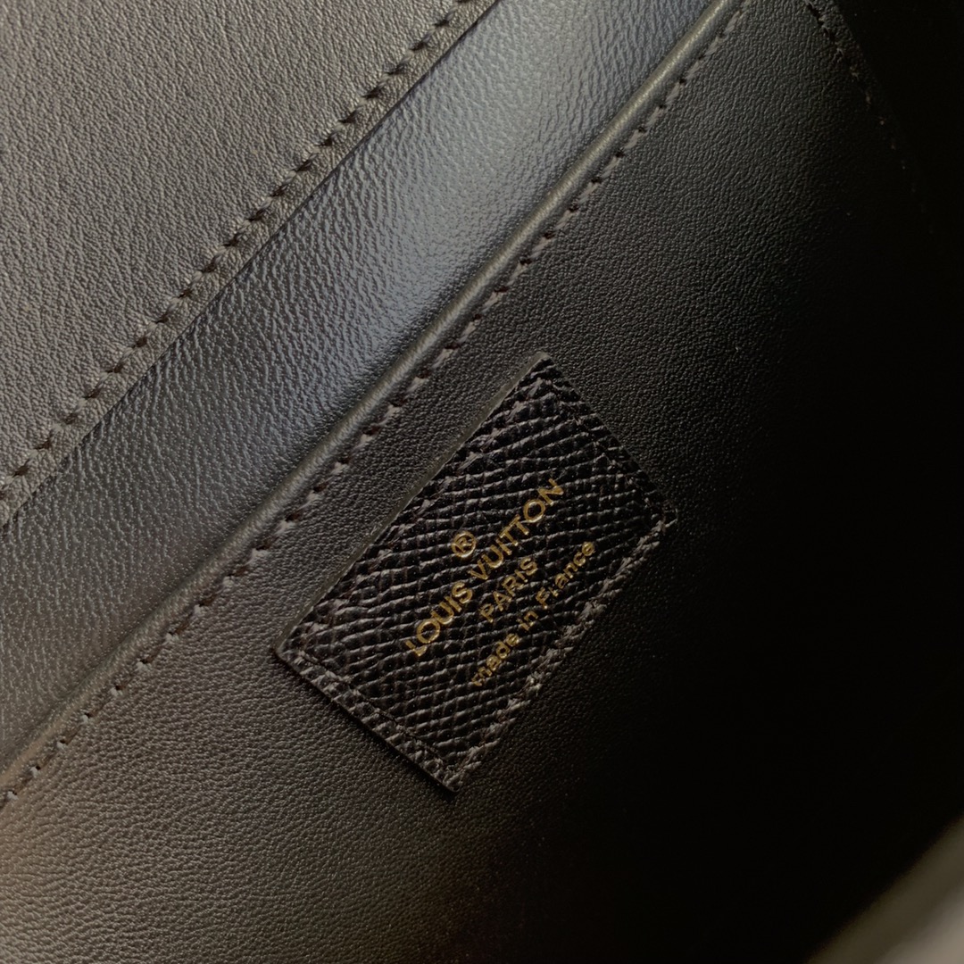 Louis Vuitton Arch Handbags-22*20*13CM