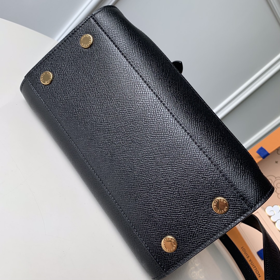 Louis Vuitton Arch Handbags-22*20*13CM