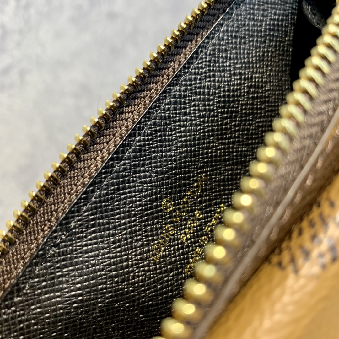 Louis Vuitton M81303 Recto Verso -13*9.5*2CM Louis Vuitton M81303 Recto Verso -13*9.5*2CM