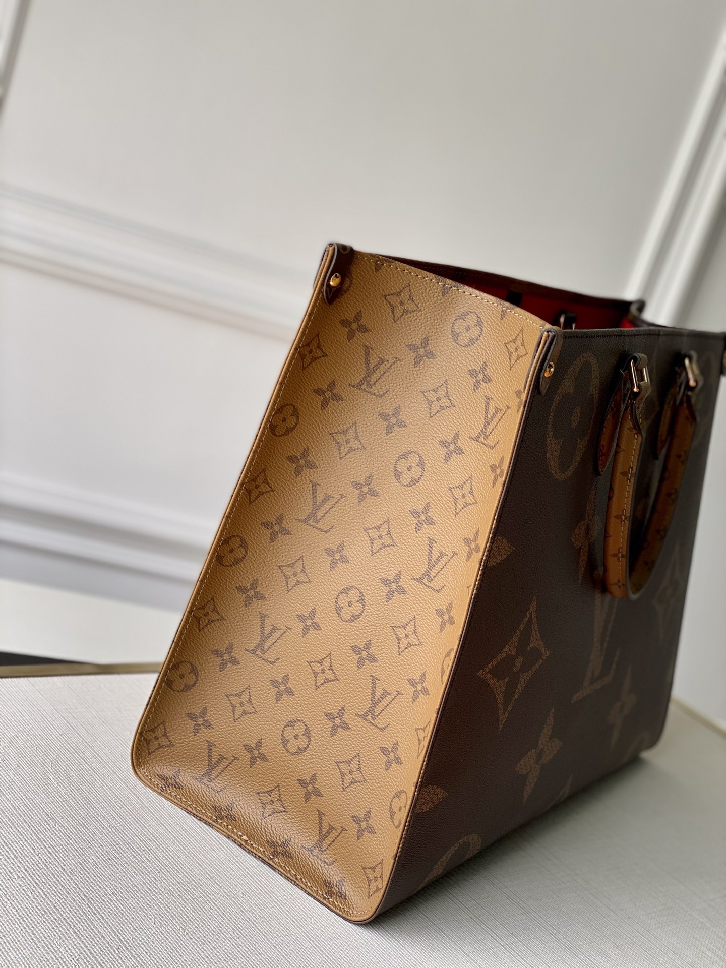 Louis Vuitton Onthego Handbag-41*34*19CM(Black strap)