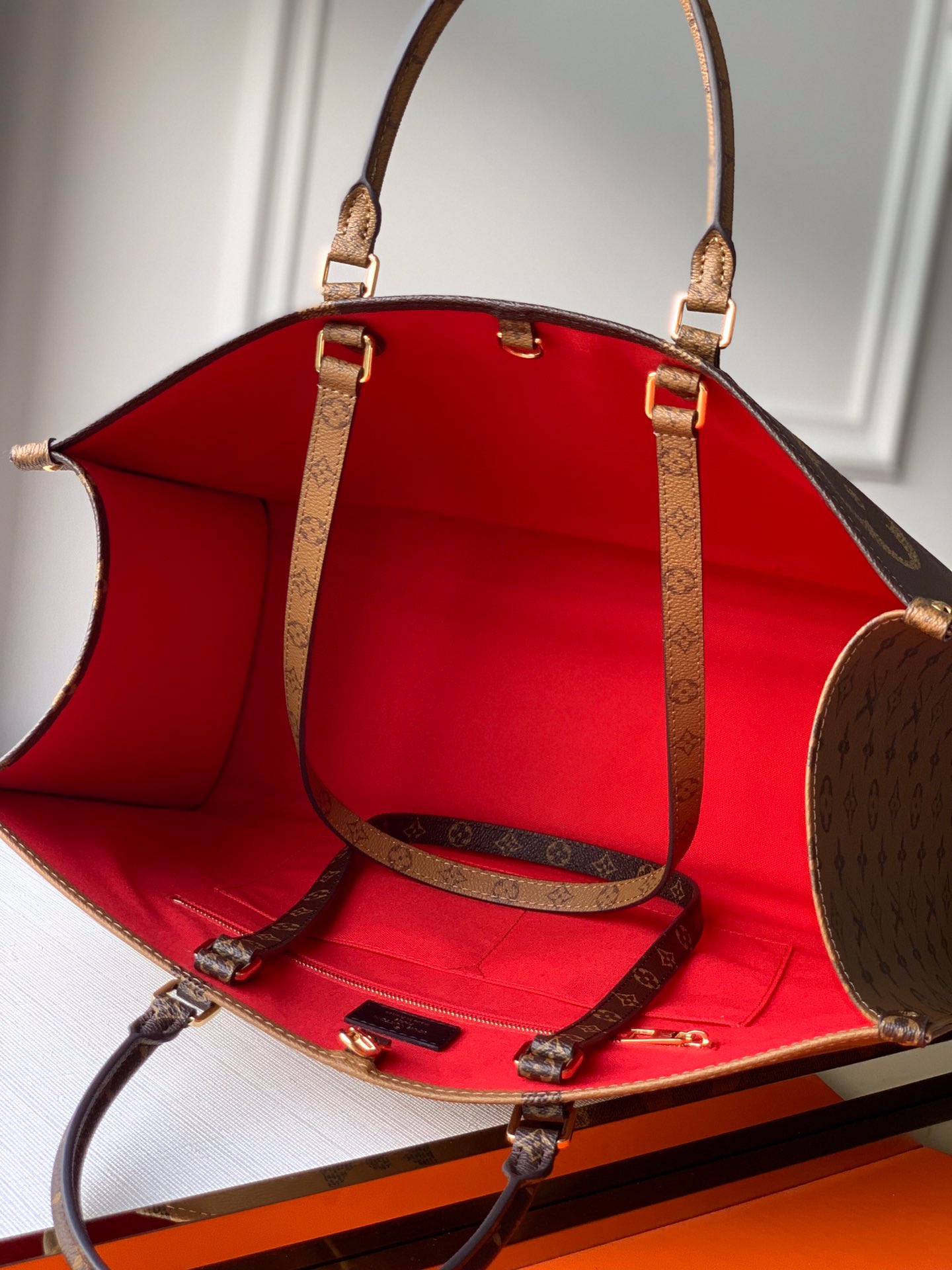 Louis Vuitton Onthego Handbag-41*34*19CM(Brown strap)