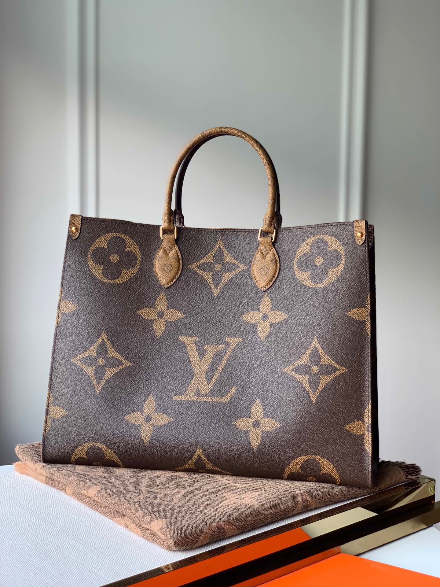 Louis Vuitton Onthego Handbag-41*34*19CM(Brown strap)