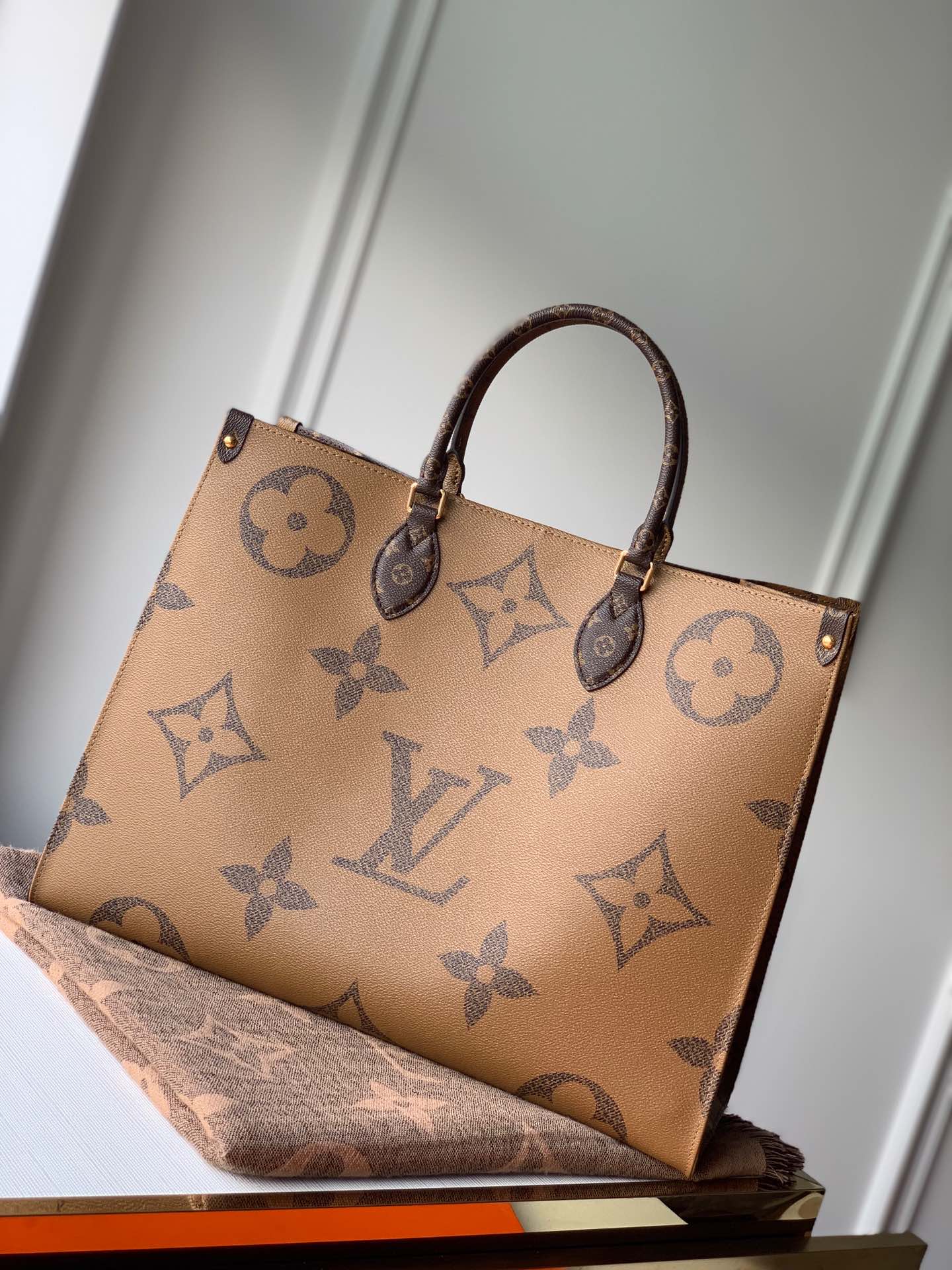 Louis Vuitton Onthego Handbag-41*34*19CM(Brown strap)