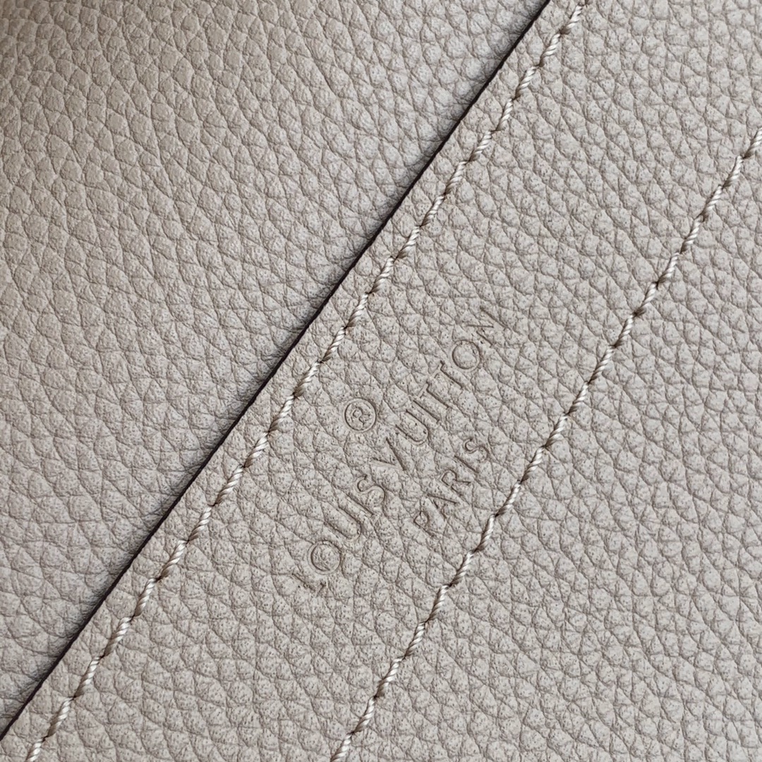 Louis Vuitton Lockme Handbags PM-M57073-23*17*11CM Louis Vuitton Lockme Handbags PM-M57073-23*17*11CM