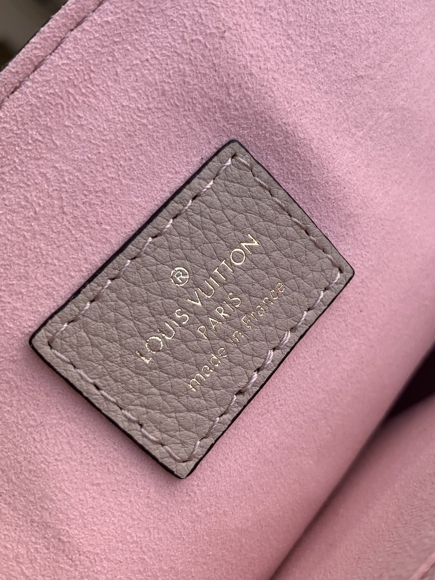 Louis Vuitton Lockme Handbags M57345-42*28*15CM Louis Vuitton Lockme Handbags M57345-42*28*15CM