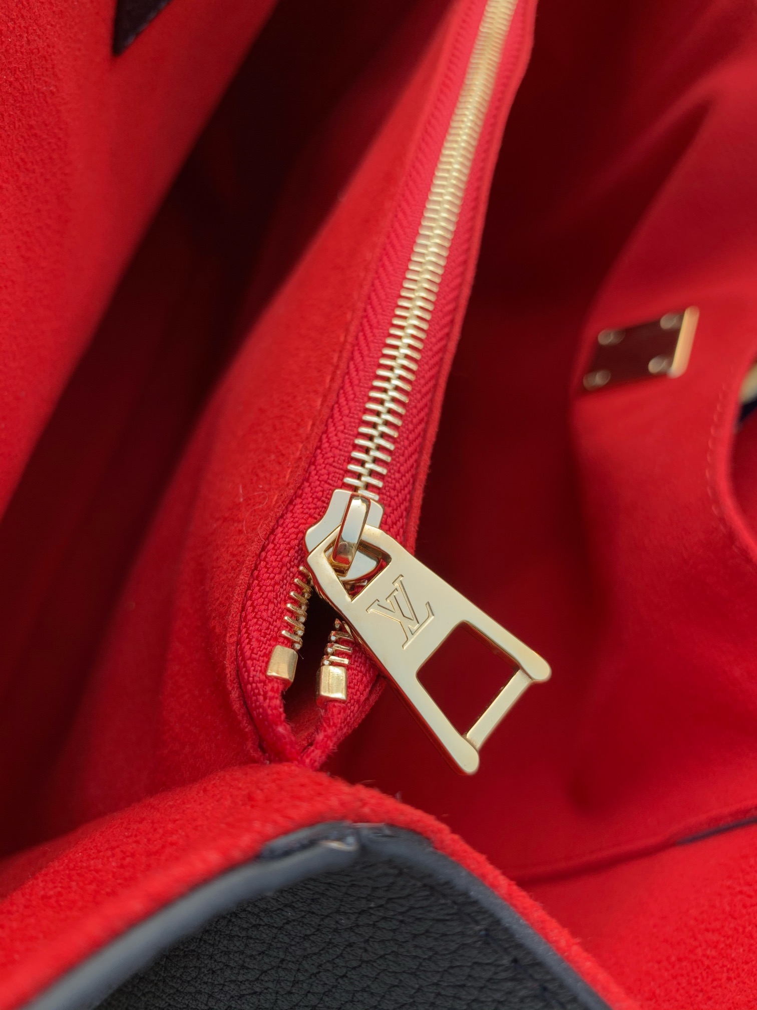 Louis Vuitton Lockme Handbags M57345-42*28*15CM Louis Vuitton Lockme Handbags M57345-42*28*15CM