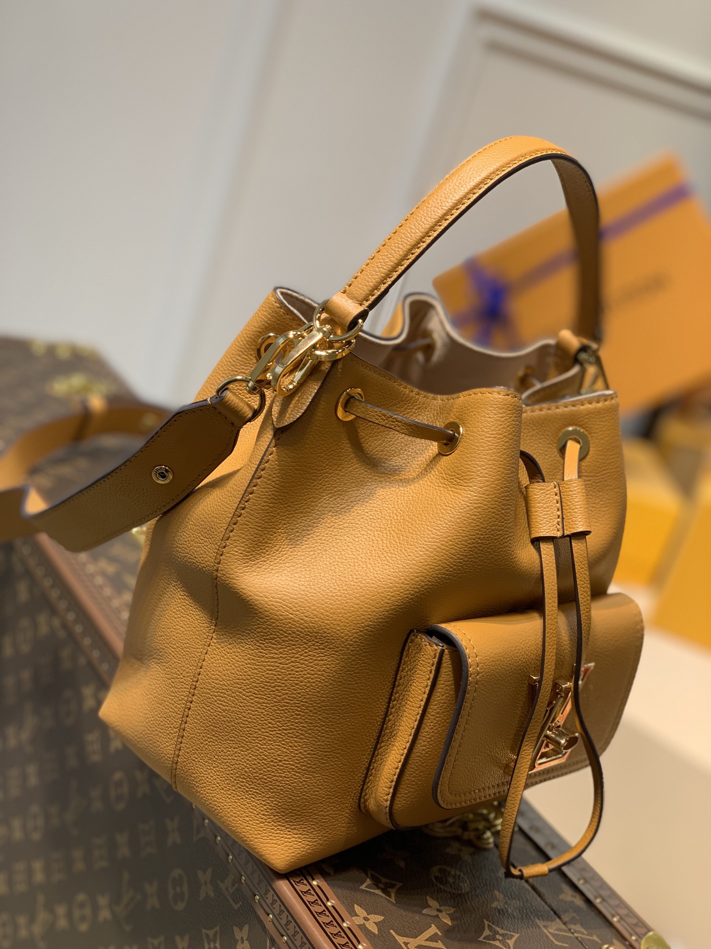 Louis Vuitton Lockme Bucket-20*13*22CM Louis Vuitton Lockme Bucket-20*13*22CM
