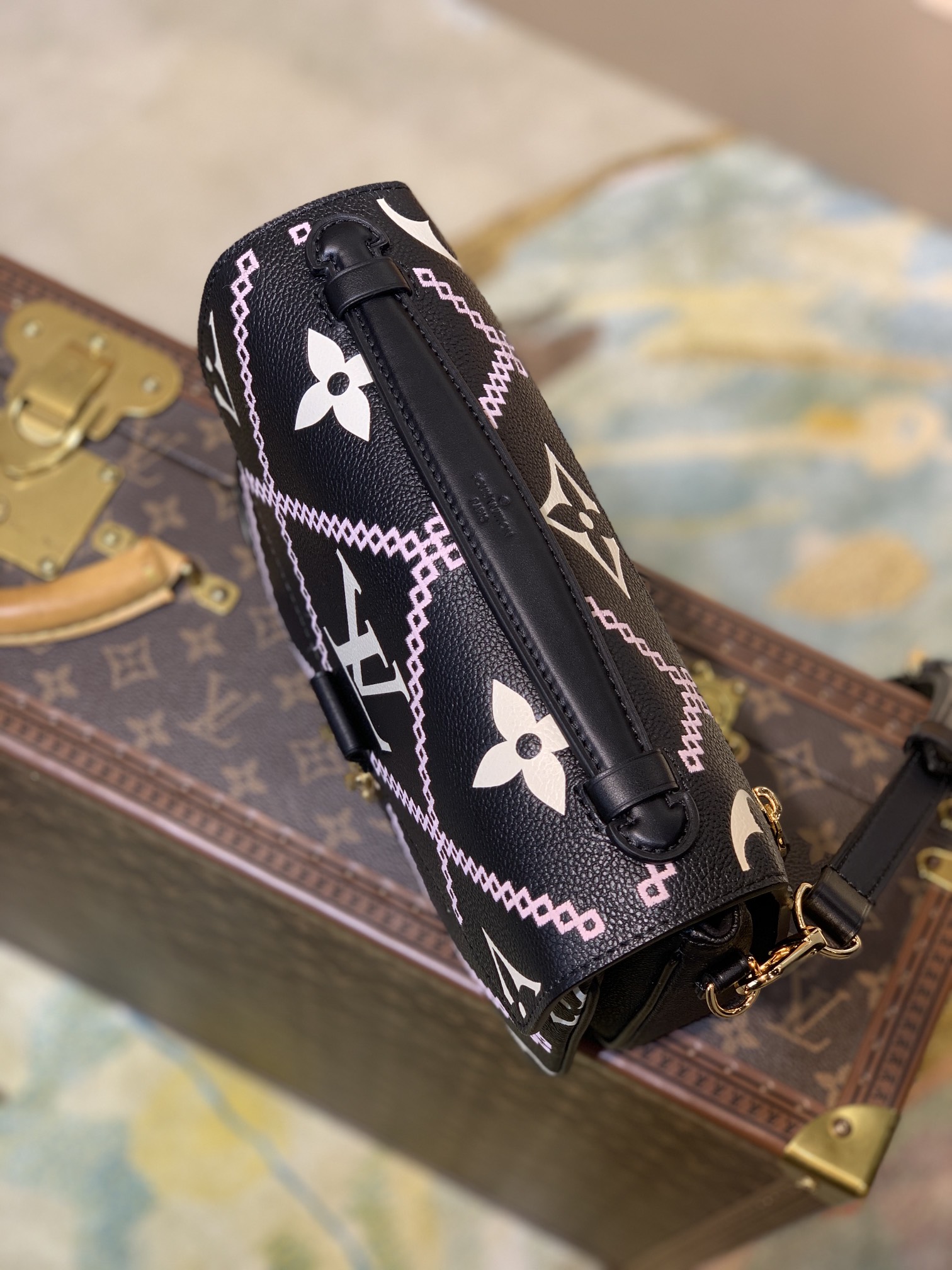 Louis Vuitton Pochette Metis Handbags-25*19*7CM