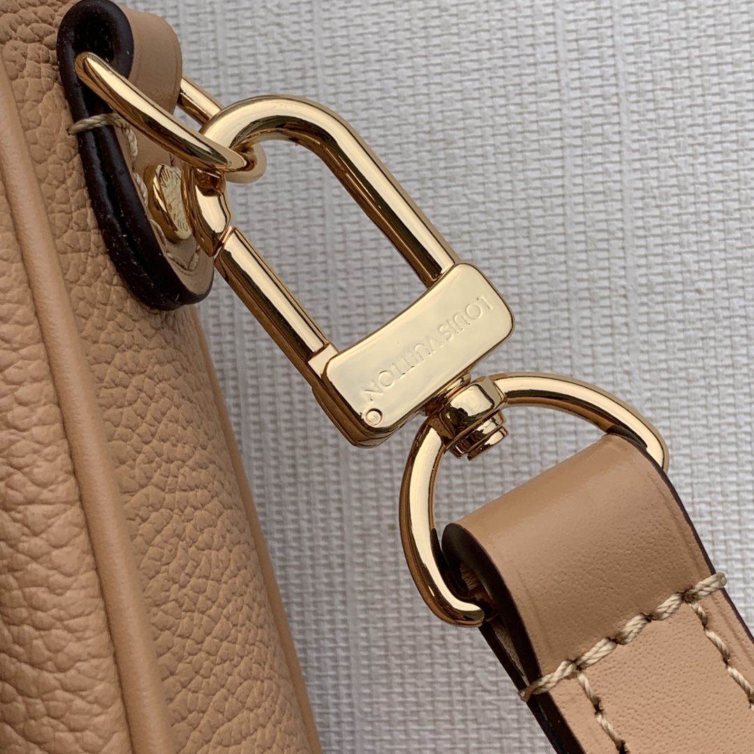 Louis Vuitton Pochette Metis Handbags-25*19*7CM