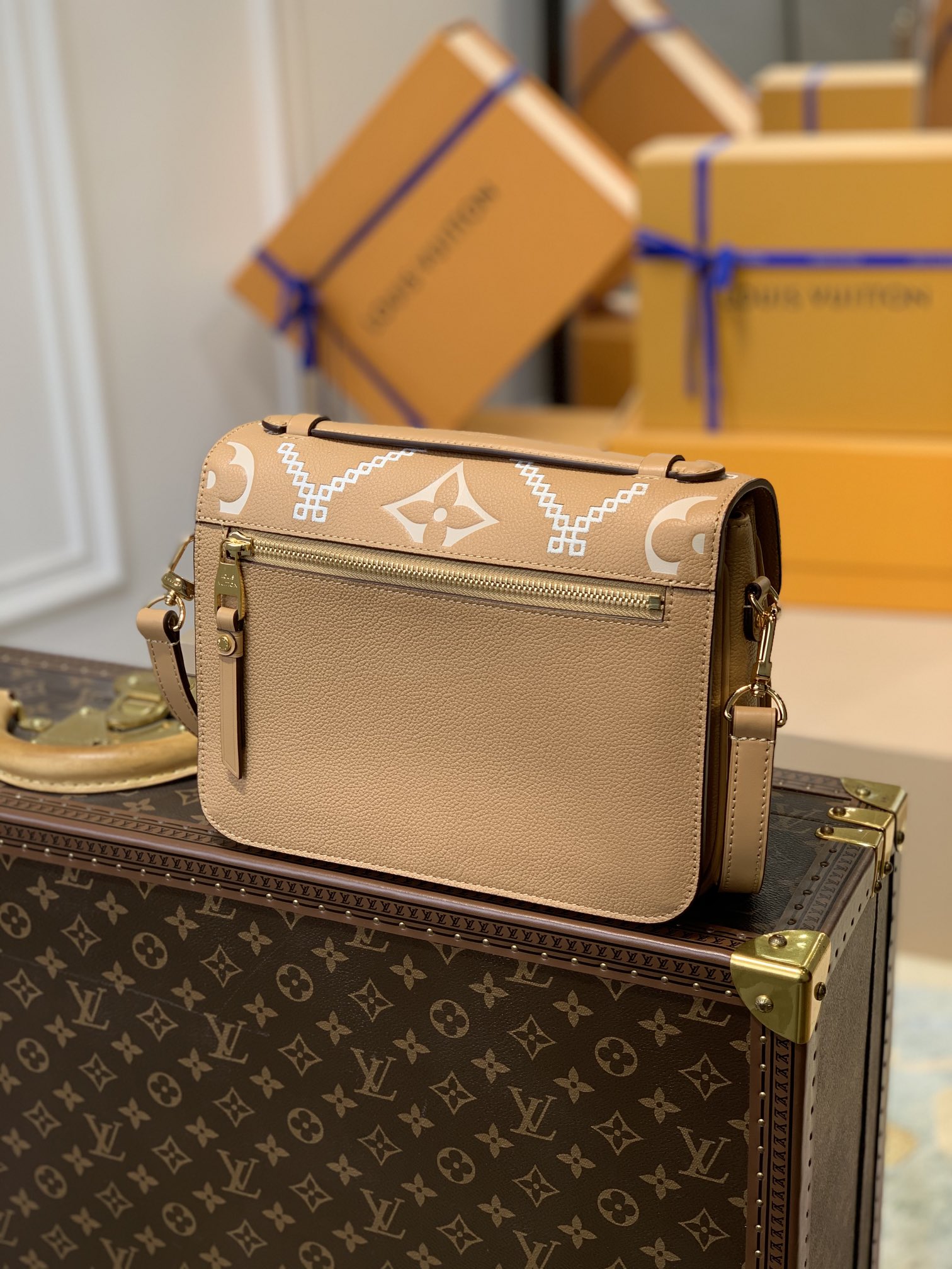 Louis Vuitton Pochette Metis Handbags-25*19*7CM