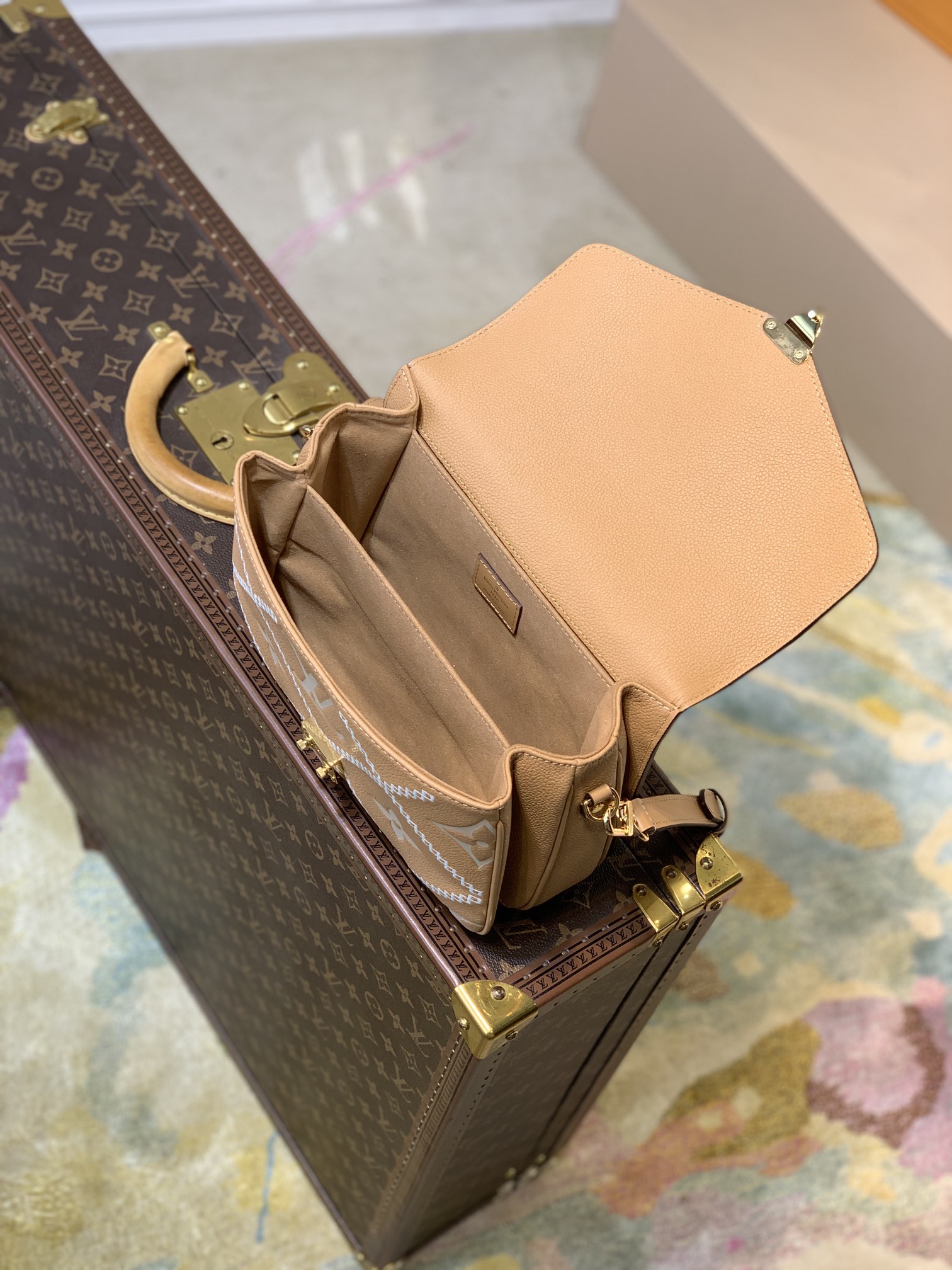 Louis Vuitton Pochette Metis Handbags-25*19*7CM