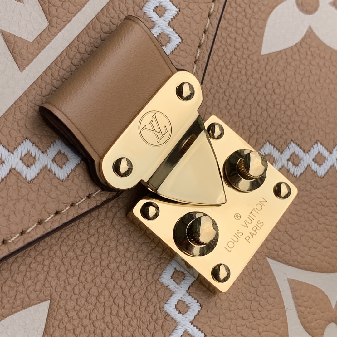 Louis Vuitton Pochette Metis Handbags-25*19*7CM