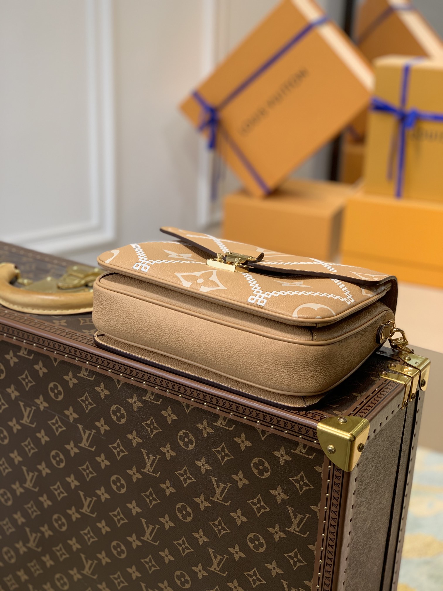 Louis Vuitton Pochette Metis Handbags-25*19*7CM
