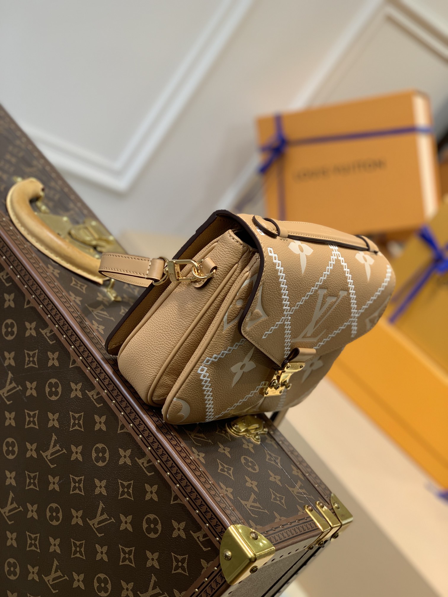 Louis Vuitton Pochette Metis Handbags-25*19*7CM