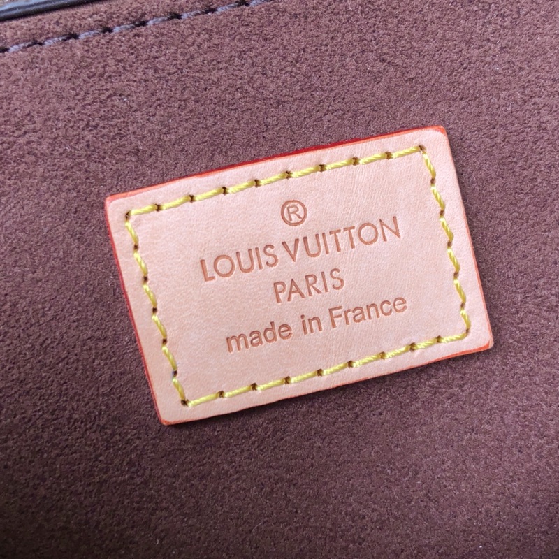 Louis Vuitton Pochette Metis Handbags-25*19*7CM