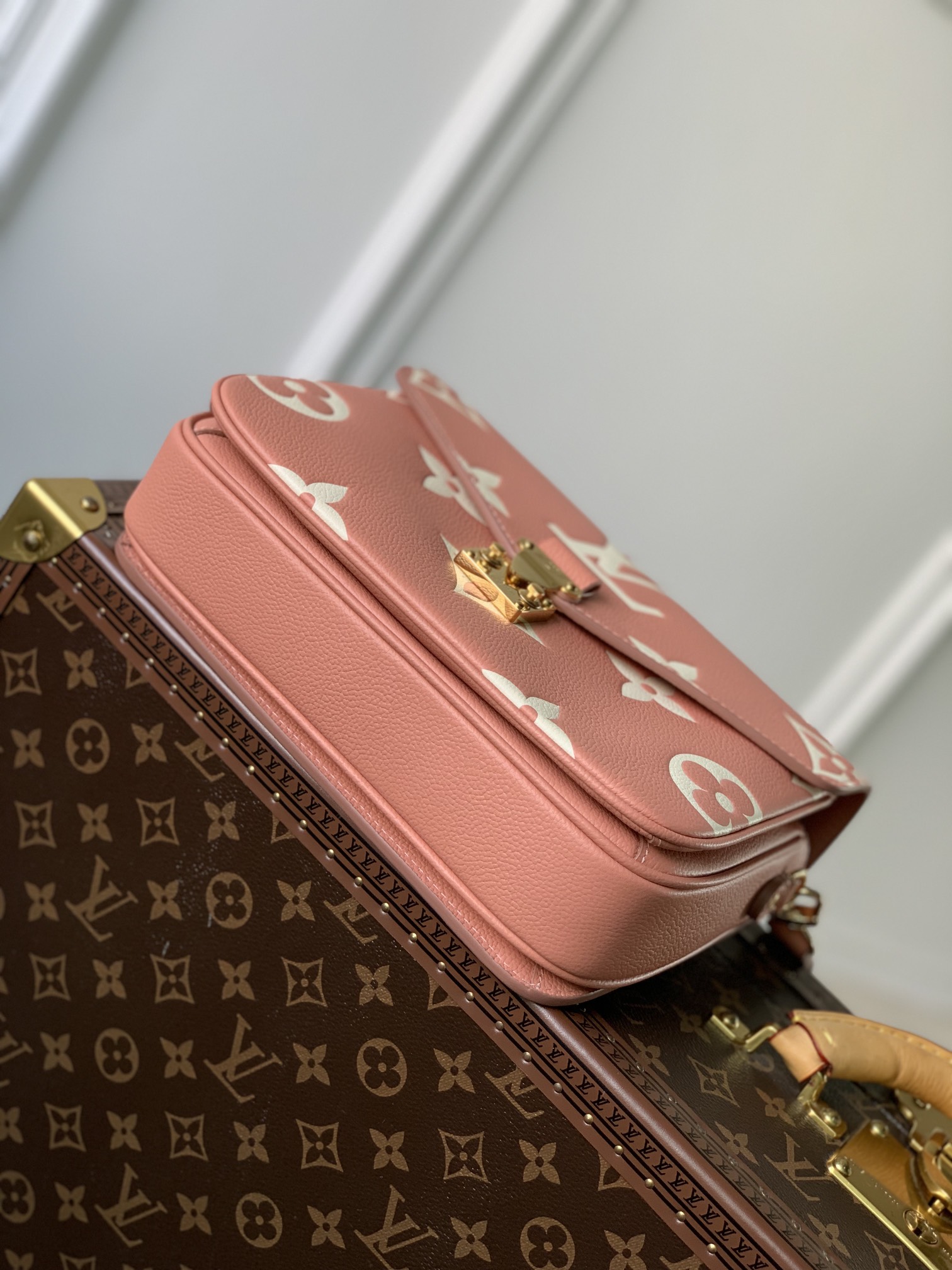 Louis Vuitton Pochette Metis Handbags-25*19*7CM