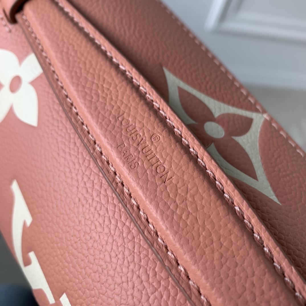 Louis Vuitton Pochette Metis Handbags-25*19*7CM