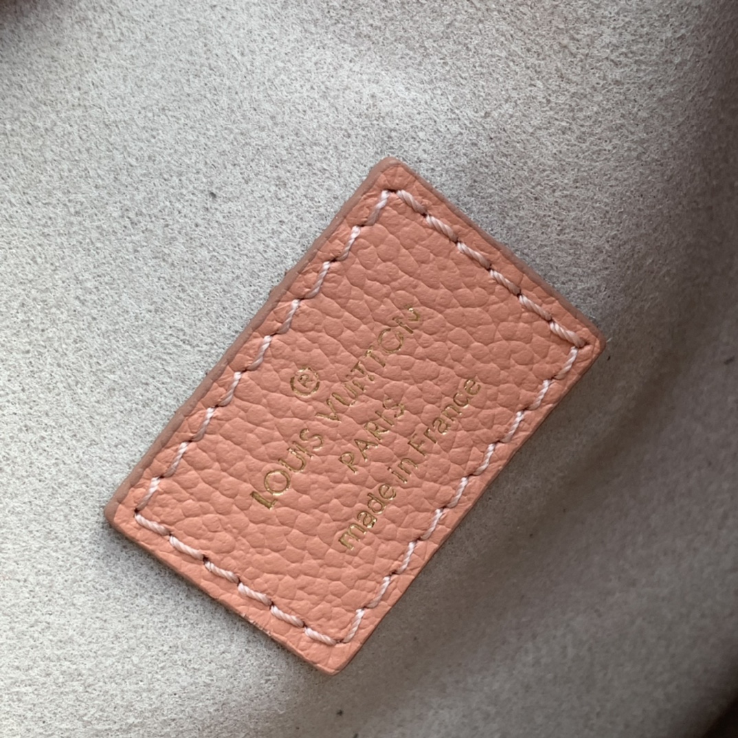 Louis Vuitton Pochette Metis Handbags-25*19*7CM