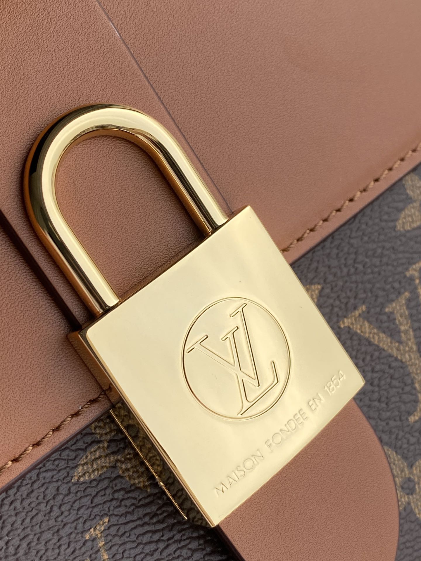 Louis Vuitton Locky BB Bag -21* 17.0*8CM