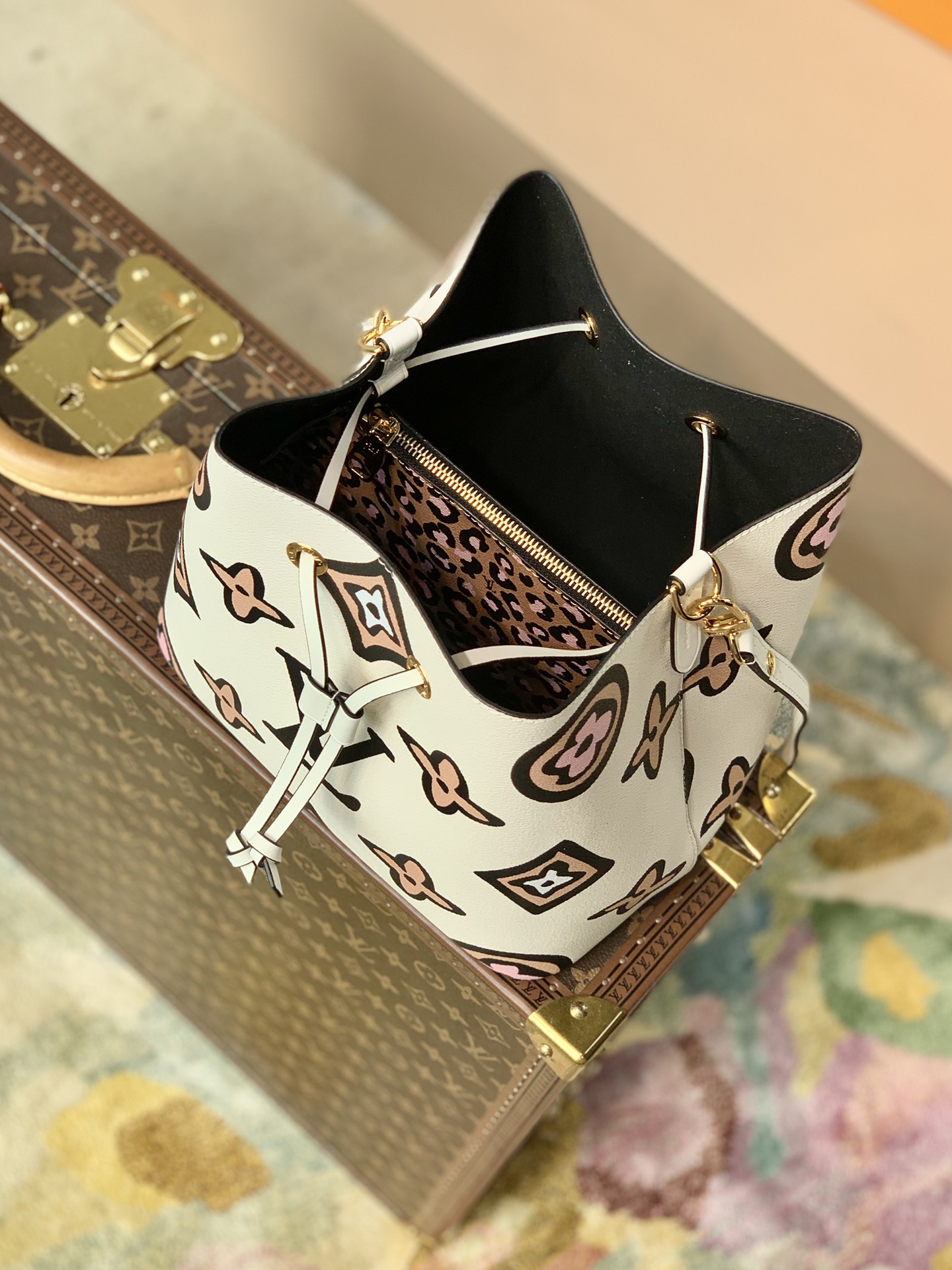 Louis Vuitton Wild at Heart NéoNoé Bucket Bag -26X22X27CM