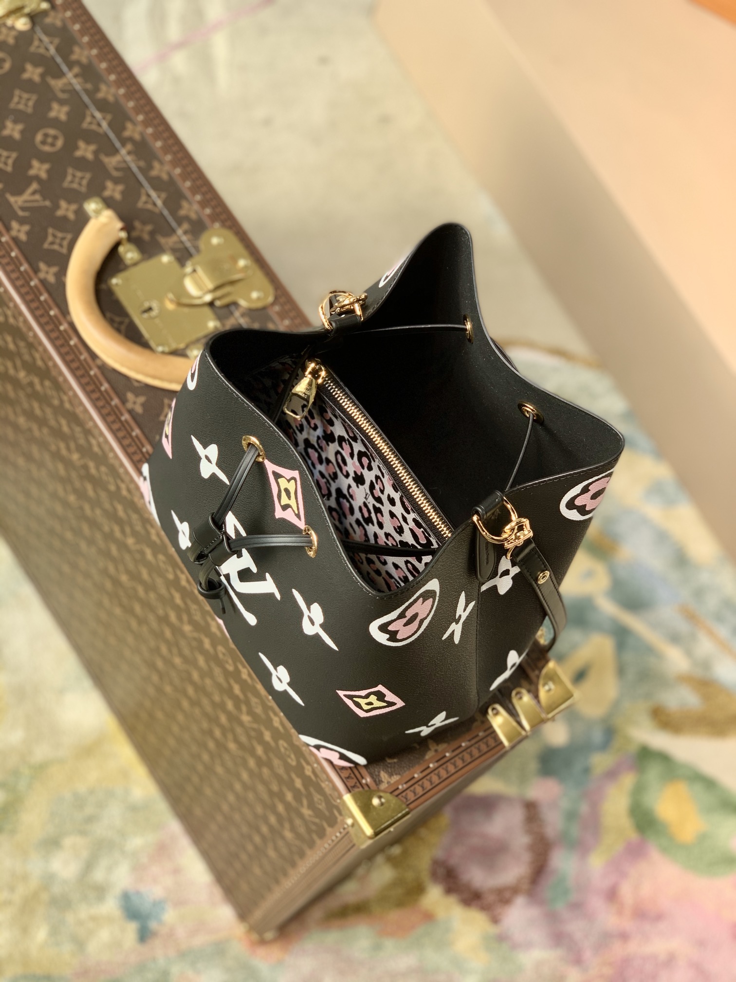 Louis Vuitton Wild at Heart NéoNoé Bucket Bag -26X22X27CM