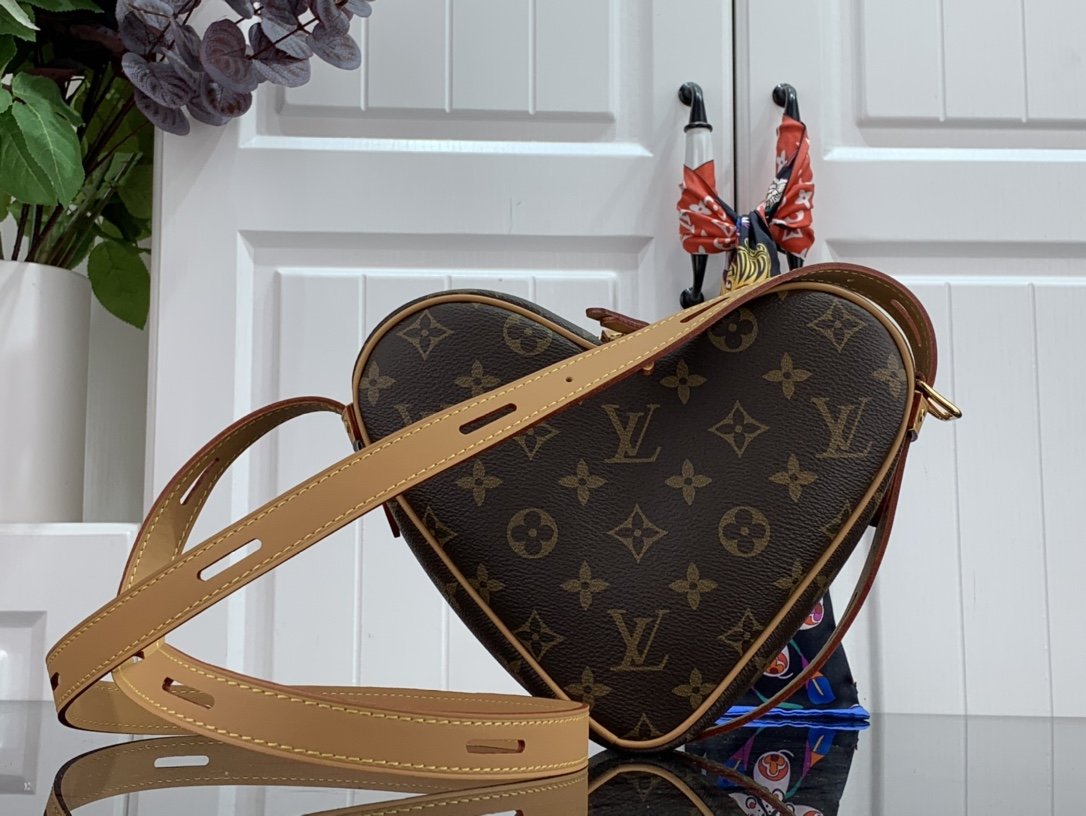 Louis Vuitton Love Handbags-M45149 -22*20*6CM
