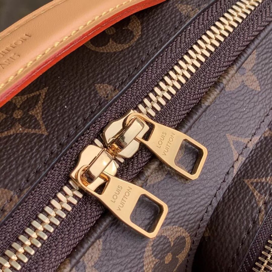 Louis Vuitton M80446 Utility Crossbody – 18*11*10CM Louis Vuitton M80446 Utility Crossbody – 18*11*10CM